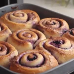 Brioche roulée aux myrtilles