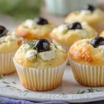 Mini muffins à la feta et aux olives noires
