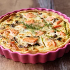Quiche sans pâte au saumon fumé et aux asperges : la recette légère qui sauve les soirs pressés