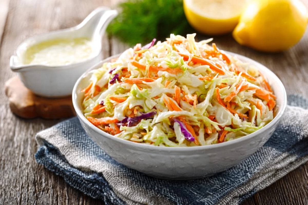 Salade de chou ultra gourmande : lardons, comté et crèmeuse sauce au yaourt ! 4 Salade de chou