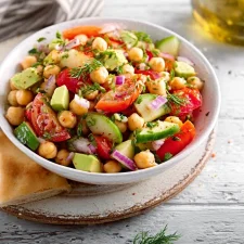Salade pois chiche méditerranéenne : la recette saine qui sauve l'été