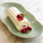 Préparer le biscuit roulé pour bûche trois garnitures