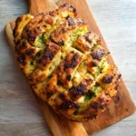 pain effeuillé ail persil mozzarella doré