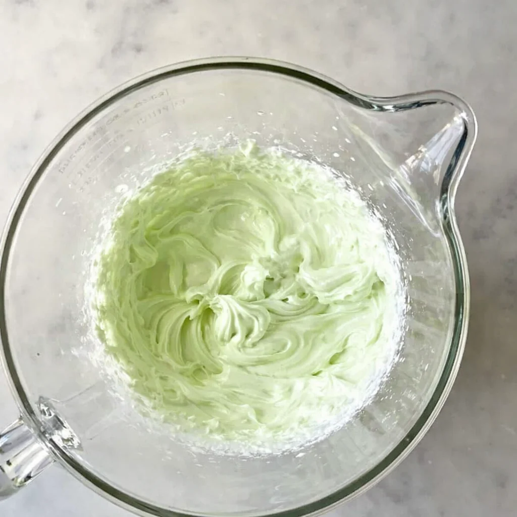 Mousse pistache onctueuse : dessert rapide et irrésistible 4 Mousse pistache