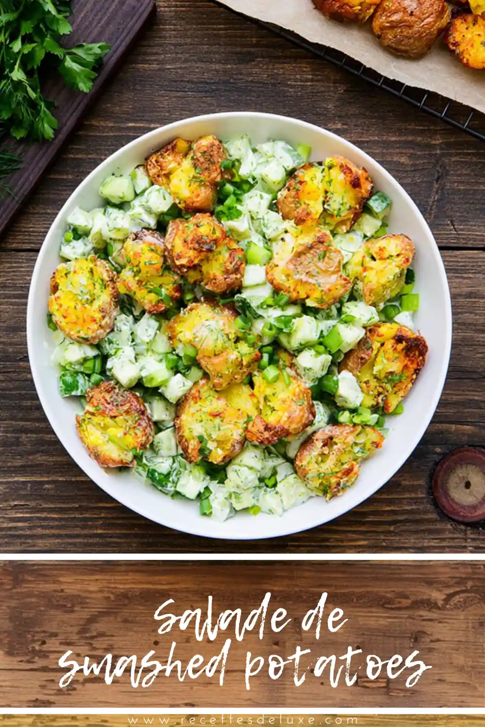 Salade de smashed potatoes croustillante et sauce au yogourt 6 Salade de smashed potatoes